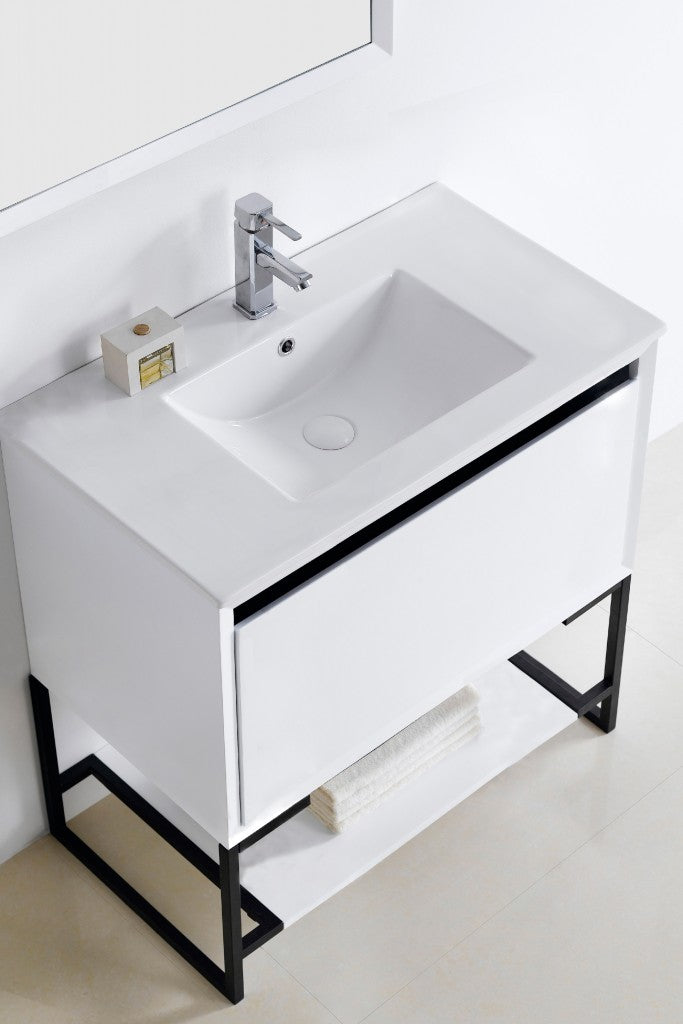 36" Modric (Metal Base)